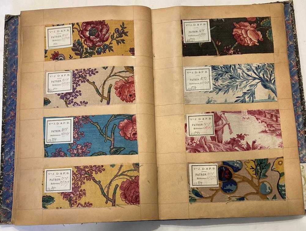 French Fabric Sample Book, circa 1920's Enclosing printed linens, glazed cotton, cotton in floral, - Image 64 of 105