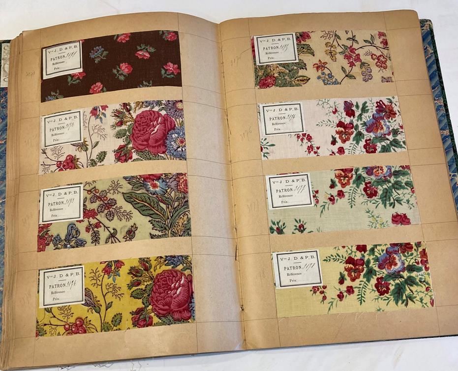 French Fabric Sample Book, circa 1920's Enclosing printed linens, glazed cotton, cotton in floral, - Image 92 of 105