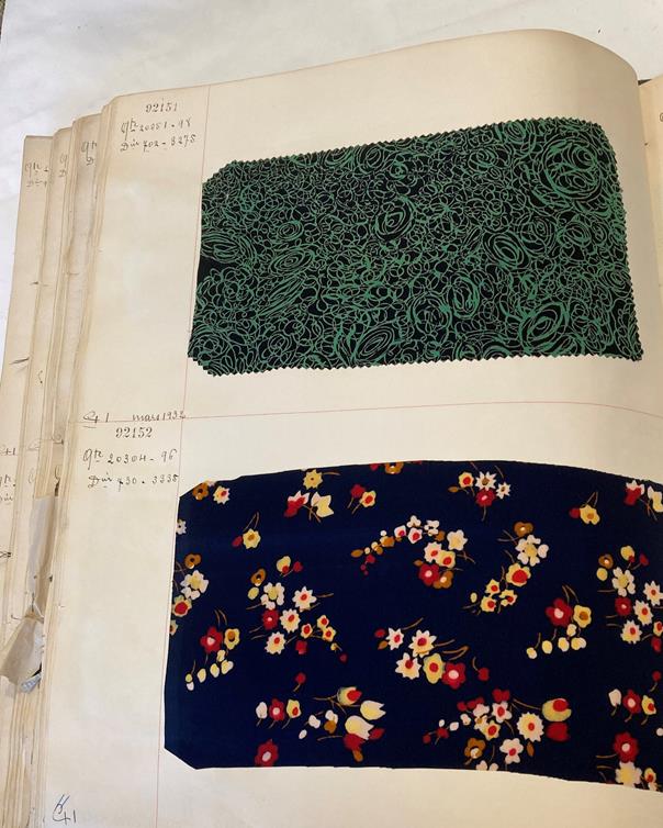 French Fabric Sample Book, circa 19203/30 Comprising mainly printed silks and chiffons, in spot, - Image 103 of 167