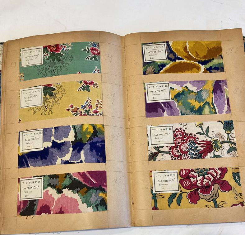 French Fabric Sample Book, circa 1920's Enclosing printed linens, glazed cotton, cotton in floral, - Image 85 of 105