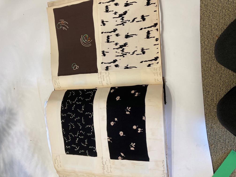 French Fabric Sample Book, circa 19203/30 Comprising mainly printed silks and chiffons, in spot, - Image 124 of 167