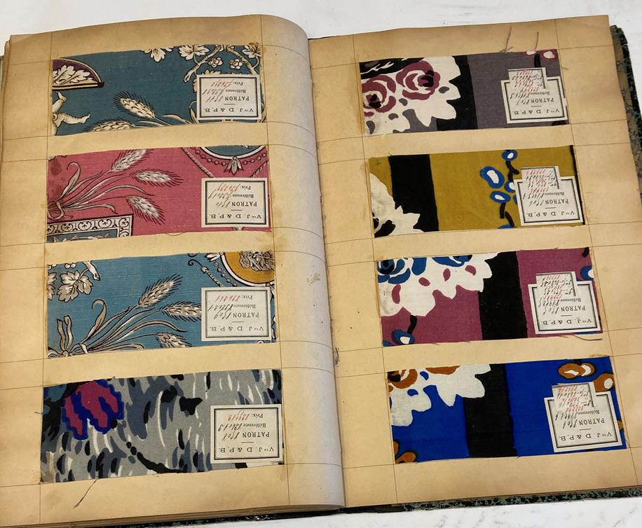 French Fabric Sample Book, circa 1920's Enclosing printed linens, glazed cotton, cotton in floral, - Image 33 of 105