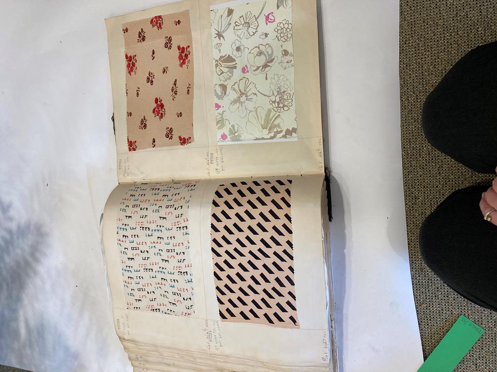 French Fabric Sample Book, circa 19203/30 Comprising mainly printed silks and chiffons, in spot, - Image 135 of 167