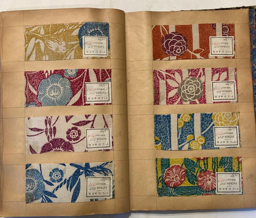 French Fabric Sample Book, circa 1920's Enclosing printed linens, glazed cotton, cotton in floral, - Image 69 of 105