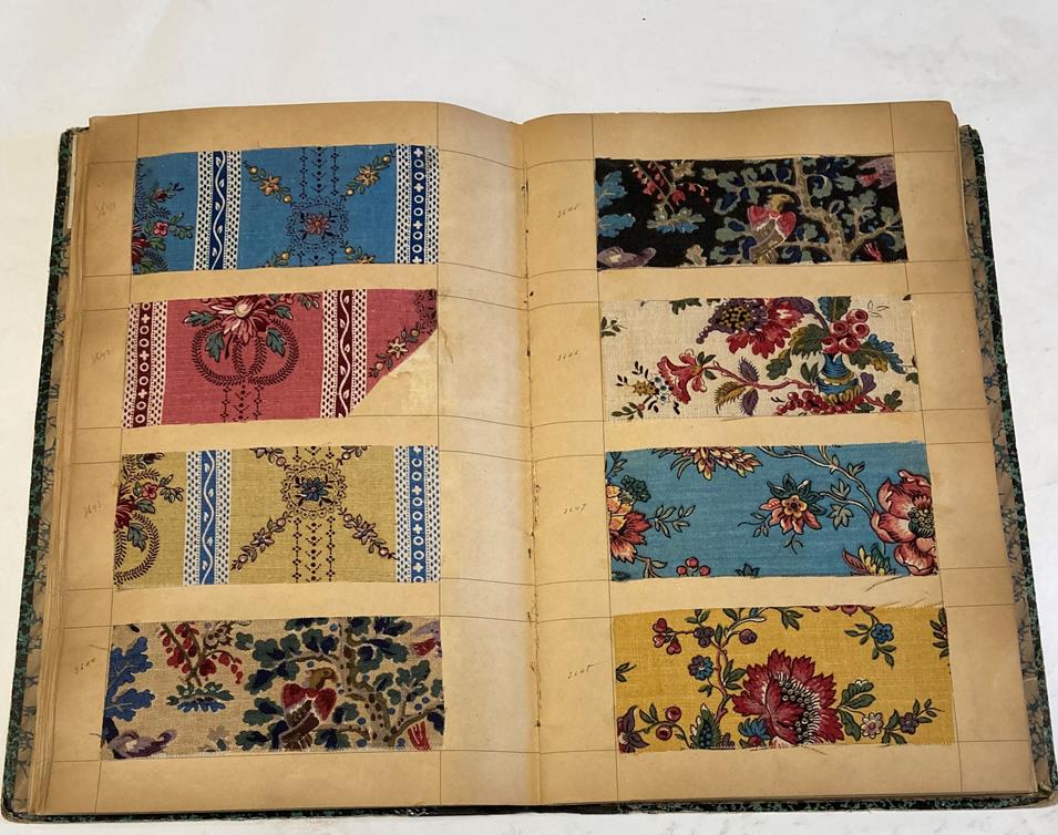 French Fabric Sample Book, circa 1920's Enclosing printed linens, glazed cotton, cotton in floral, - Image 16 of 105