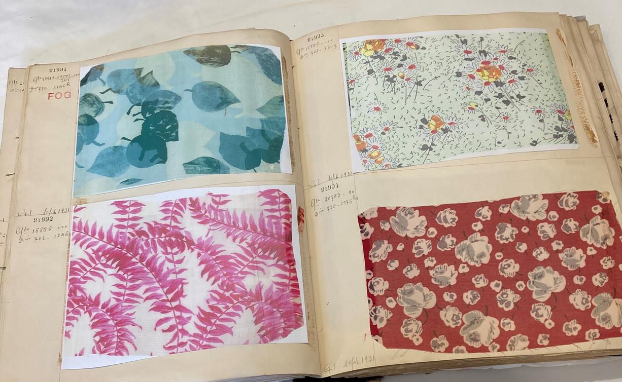 French Fabric Sample Book, circa 19203/30 Comprising mainly printed silks and chiffons, in spot, - Image 56 of 167