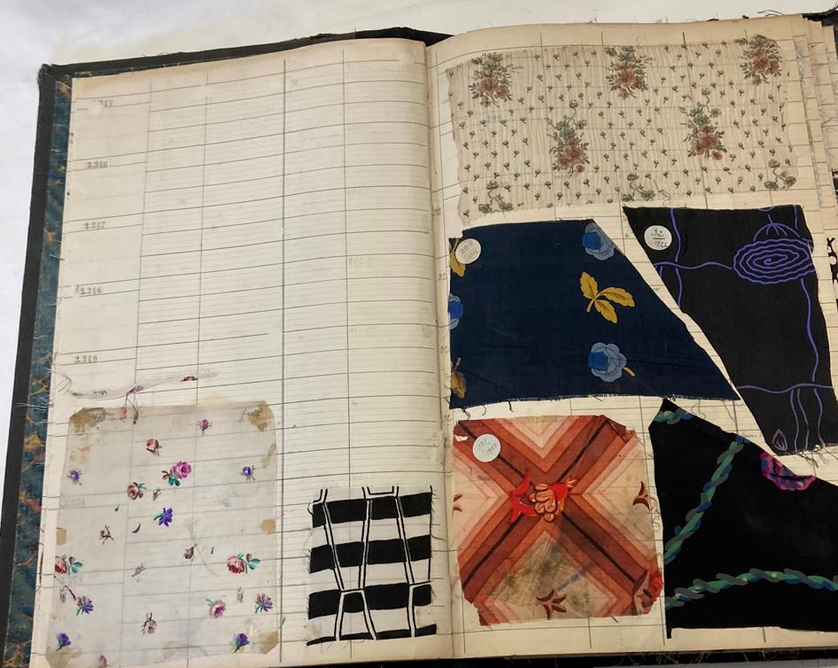 French Fabric Sample Book, circa 19203/30 Comprising mainly printed silks and chiffons, in spot, - Image 25 of 167