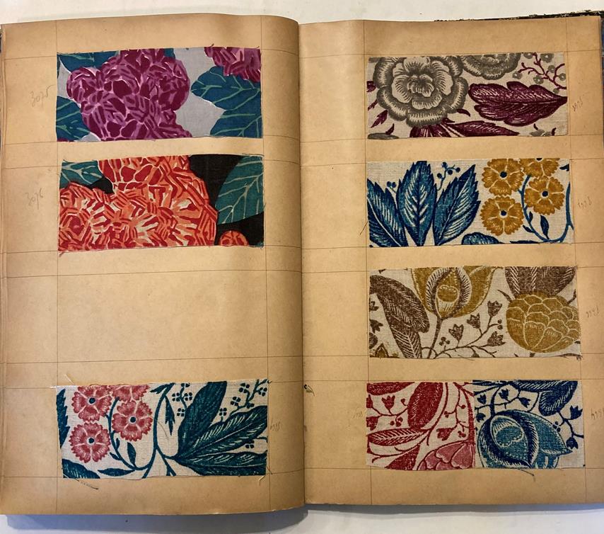 French Fabric Sample Book, circa 1920's Enclosing printed linens, glazed cotton, cotton in floral, - Image 67 of 105