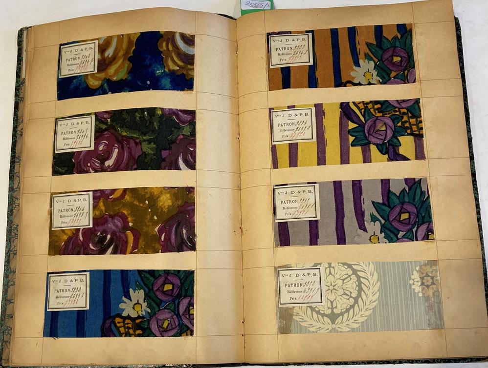 French Fabric Sample Book, circa 1920's Enclosing printed linens, glazed cotton, cotton in floral, - Image 5 of 105