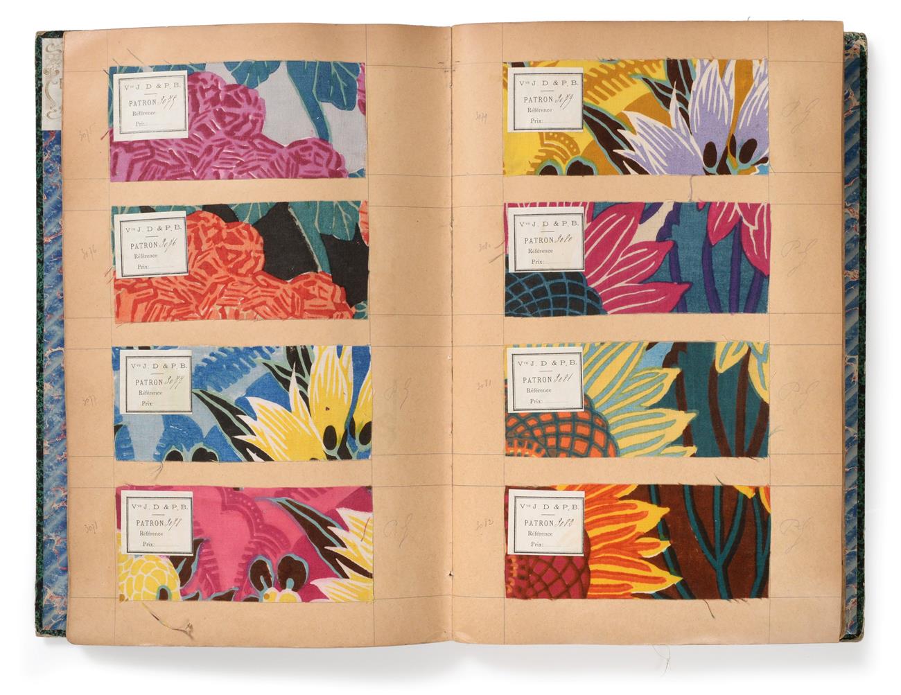 French Fabric Sample Book, circa 1920's Enclosing printed linens, glazed cotton, cotton in floral, - Image 4 of 105