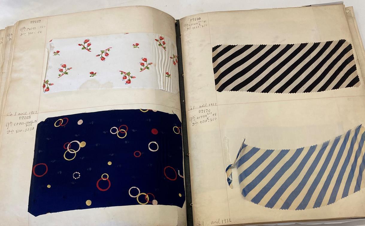 French Fabric Sample Book, circa 19203/30 Comprising mainly printed silks and chiffons, in spot, - Image 107 of 167