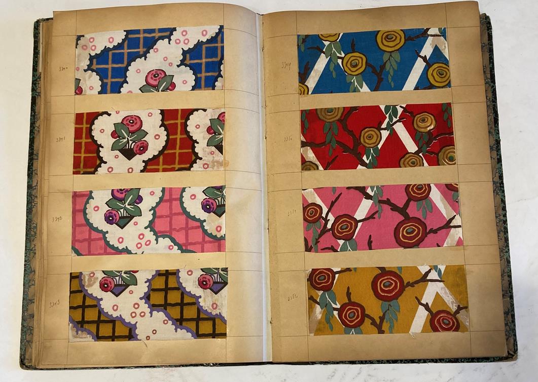 French Fabric Sample Book, circa 1920's Enclosing printed linens, glazed cotton, cotton in floral, - Image 13 of 105