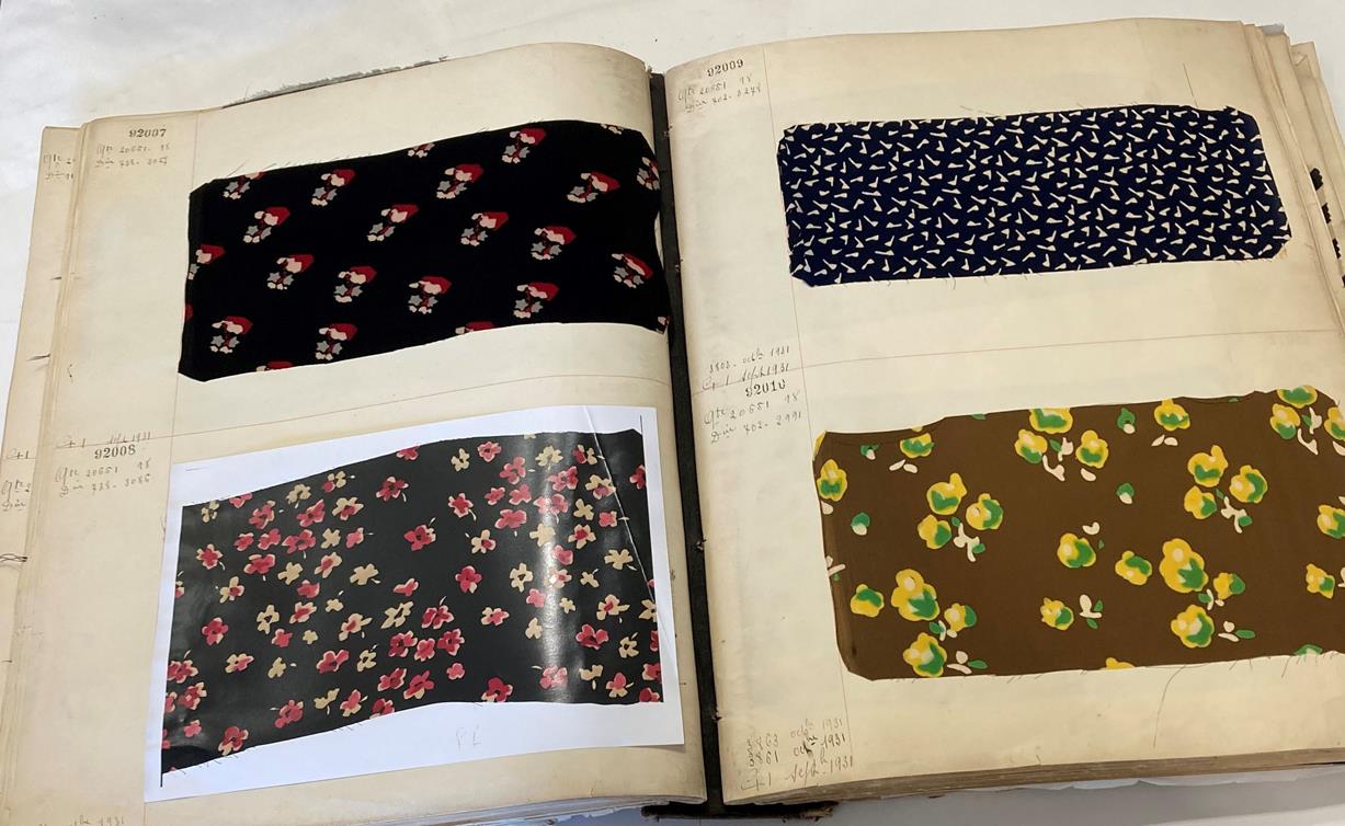 French Fabric Sample Book, circa 19203/30 Comprising mainly printed silks and chiffons, in spot, - Image 61 of 167