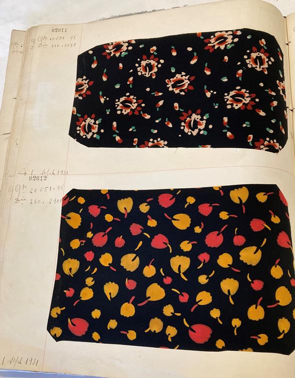 French Fabric Sample Book, circa 19203/30 Comprising mainly printed silks and chiffons, in spot, - Image 62 of 167