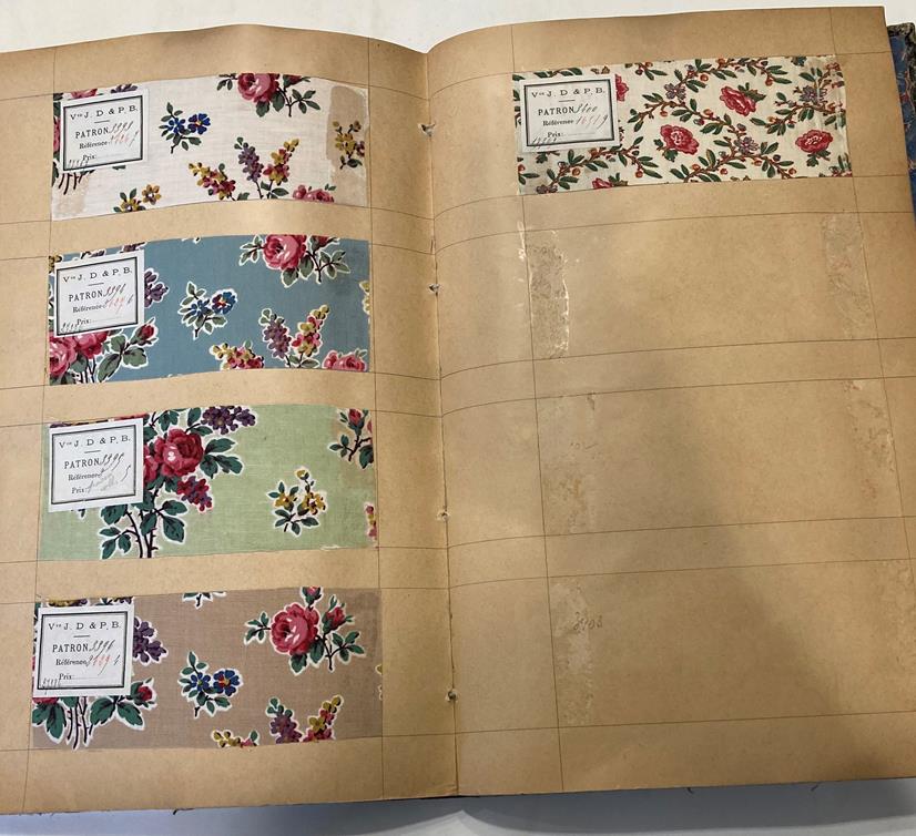 French Fabric Sample Book, circa 1920's Enclosing printed linens, glazed cotton, cotton in floral, - Image 45 of 105