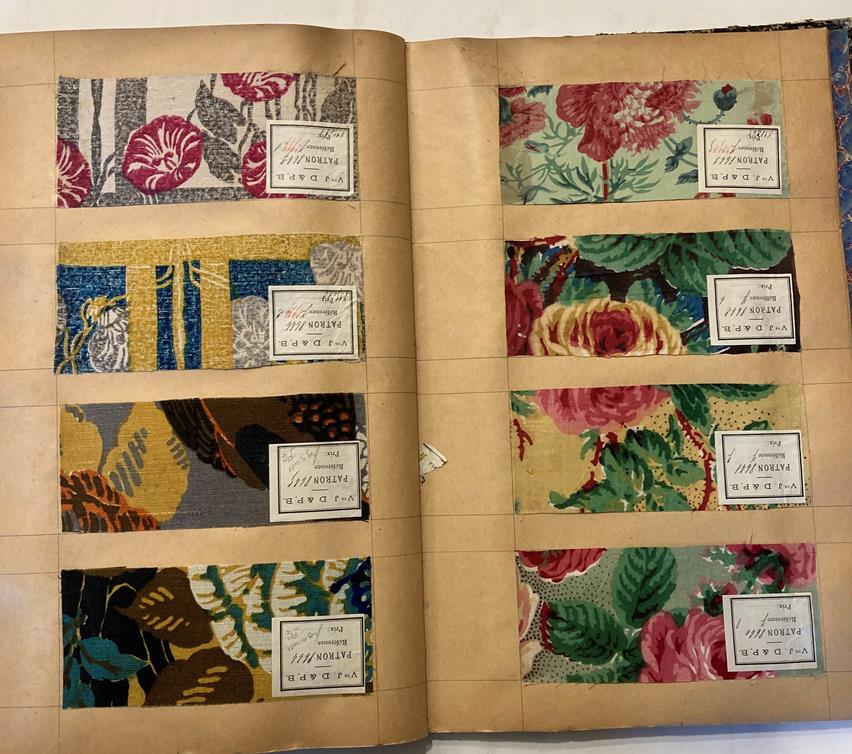 French Fabric Sample Book, circa 1920's Enclosing printed linens, glazed cotton, cotton in floral, - Image 70 of 105