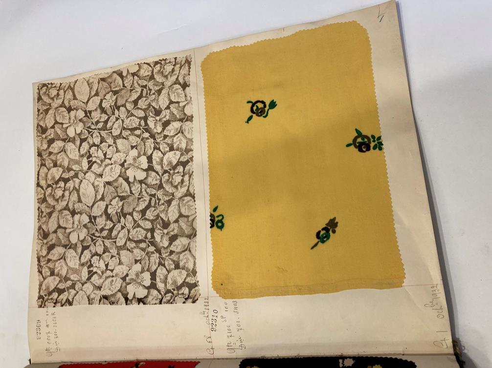 French Fabric Sample Book, circa 19203/30 Comprising mainly printed silks and chiffons, in spot, - Image 150 of 167