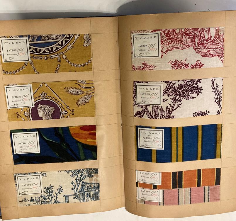 French Fabric Sample Book, circa 1920's Enclosing printed linens, glazed cotton, cotton in floral, - Image 75 of 105