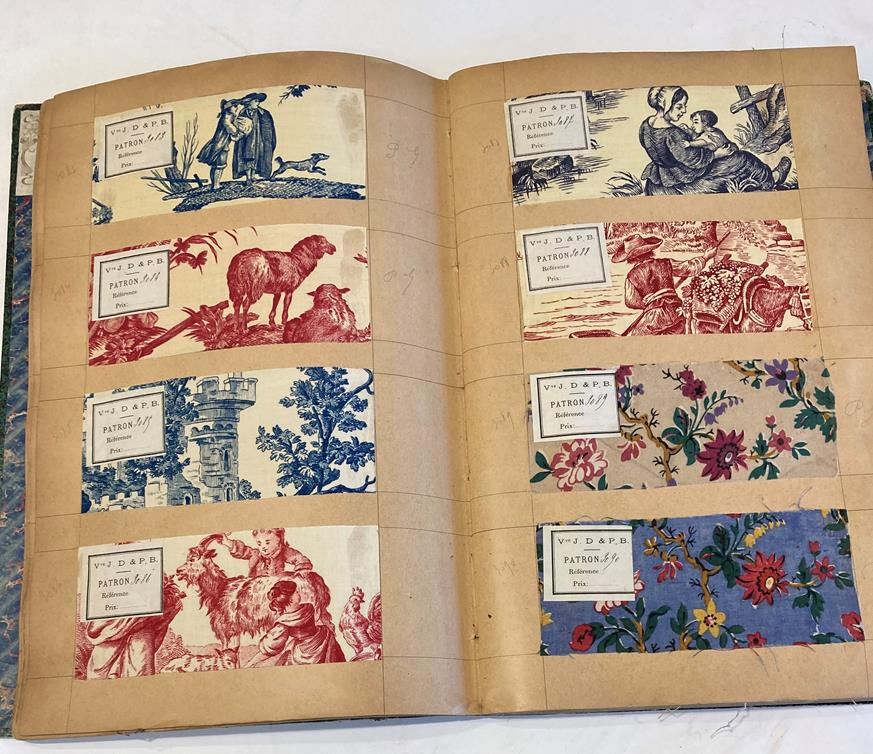 French Fabric Sample Book, circa 1920's Enclosing printed linens, glazed cotton, cotton in floral, - Image 81 of 105