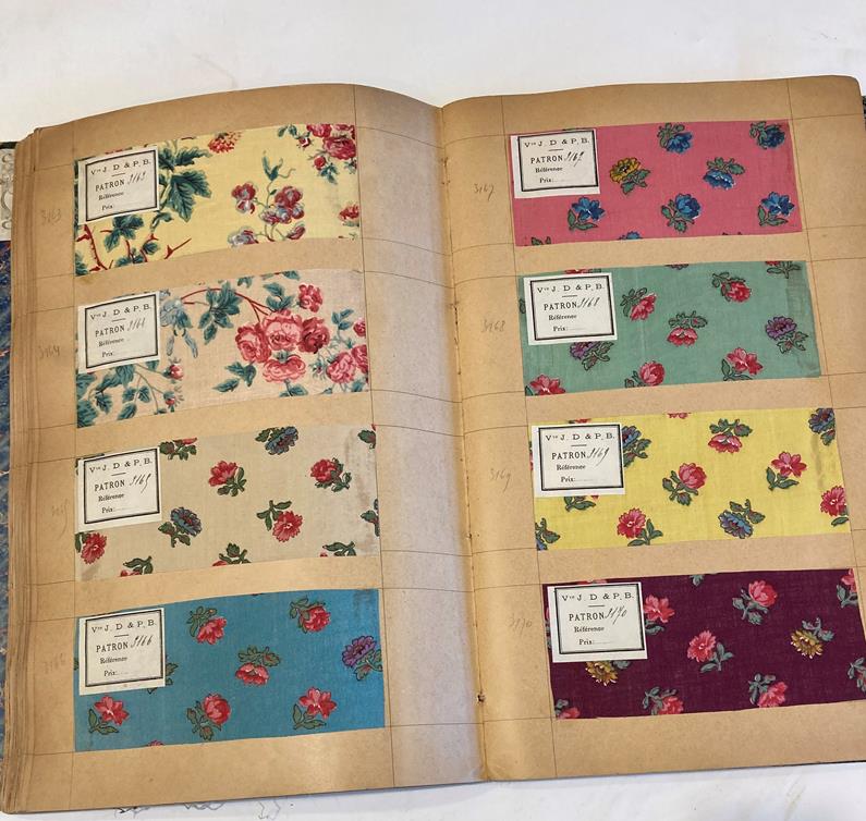 French Fabric Sample Book, circa 1920's Enclosing printed linens, glazed cotton, cotton in floral, - Image 91 of 105