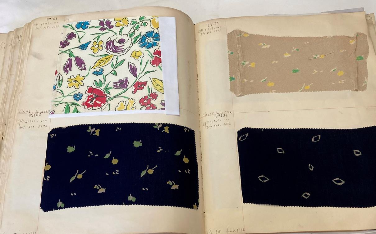 French Fabric Sample Book, circa 19203/30 Comprising mainly printed silks and chiffons, in spot, - Image 113 of 167
