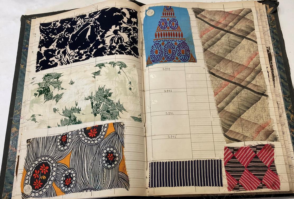 French Fabric Sample Book, circa 19203/30 Comprising mainly printed silks and chiffons, in spot, - Image 73 of 167