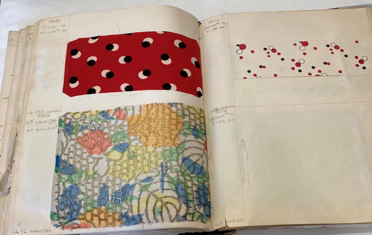 French Fabric Sample Book, circa 19203/30 Comprising mainly printed silks and chiffons, in spot, - Image 106 of 167