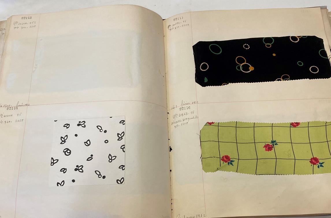 French Fabric Sample Book, circa 19203/30 Comprising mainly printed silks and chiffons, in spot, - Image 100 of 167