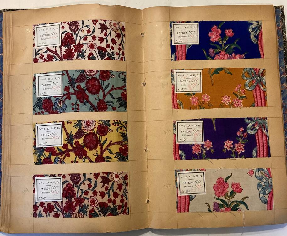 French Fabric Sample Book, circa 1920's Enclosing printed linens, glazed cotton, cotton in floral, - Image 54 of 105