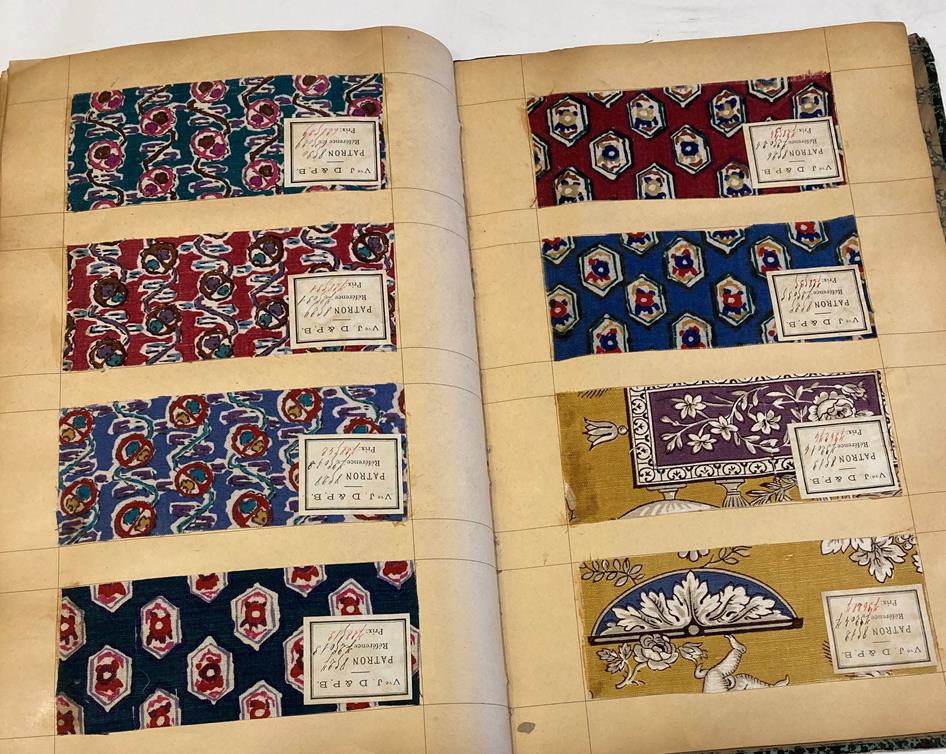 French Fabric Sample Book, circa 1920's Enclosing printed linens, glazed cotton, cotton in floral, - Image 32 of 105