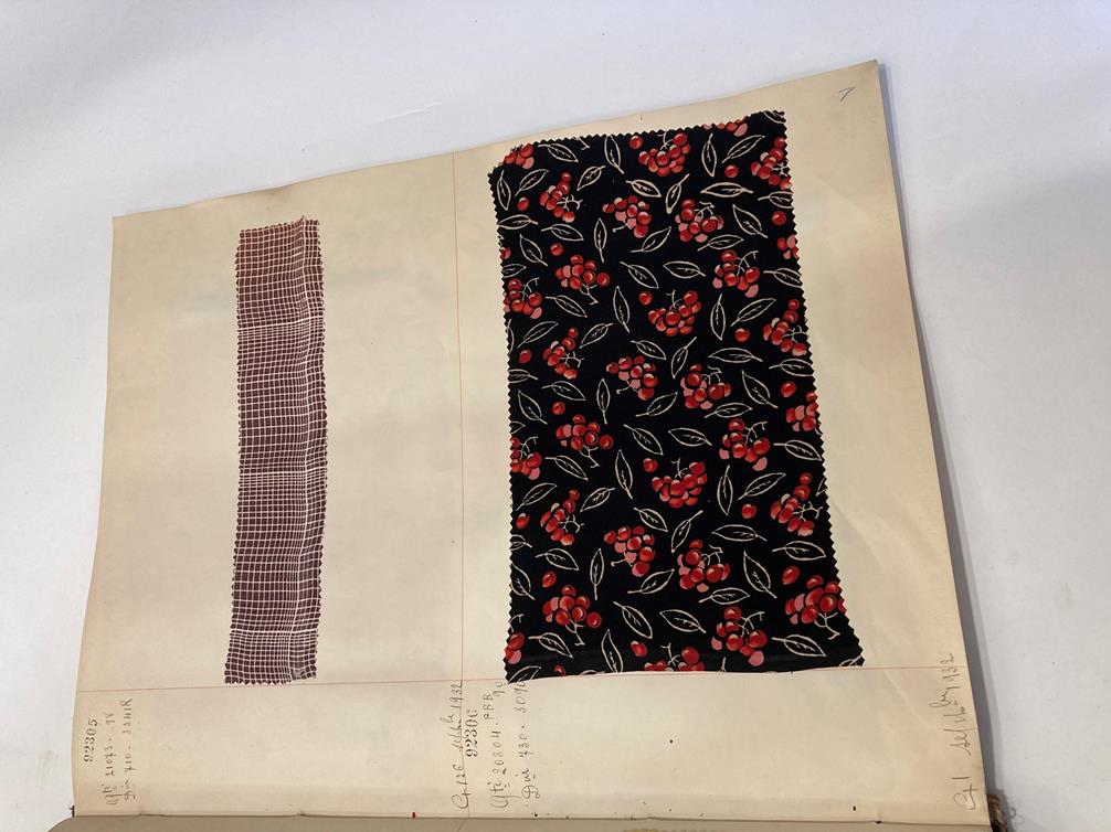 French Fabric Sample Book, circa 19203/30 Comprising mainly printed silks and chiffons, in spot, - Image 148 of 167