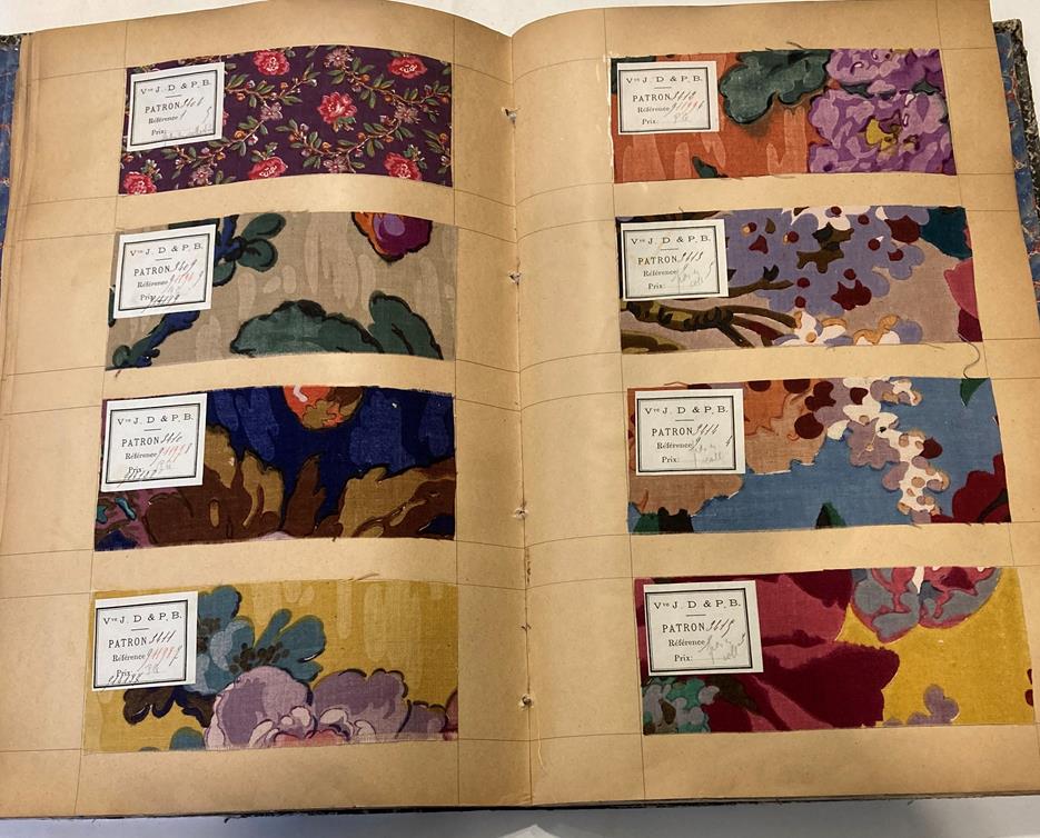 French Fabric Sample Book, circa 1920's Enclosing printed linens, glazed cotton, cotton in floral, - Image 46 of 105