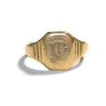 An 18 carat gold signet ring, finger size R. Gross weight 5.2 grams.