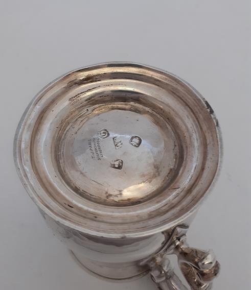 A George III Silver Mug, by William Cripps, London, 1762, baluster and on spreading foot, with - Image 3 of 5