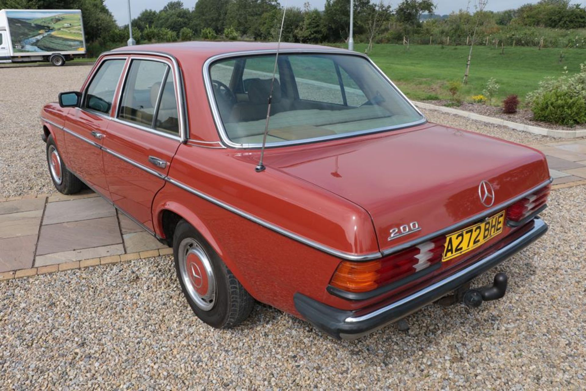 1983 Mercedes 200 Auto Registration number: A272 BHE Date of first registration: 01/12/1983 VIN - Bild 8 aus 8