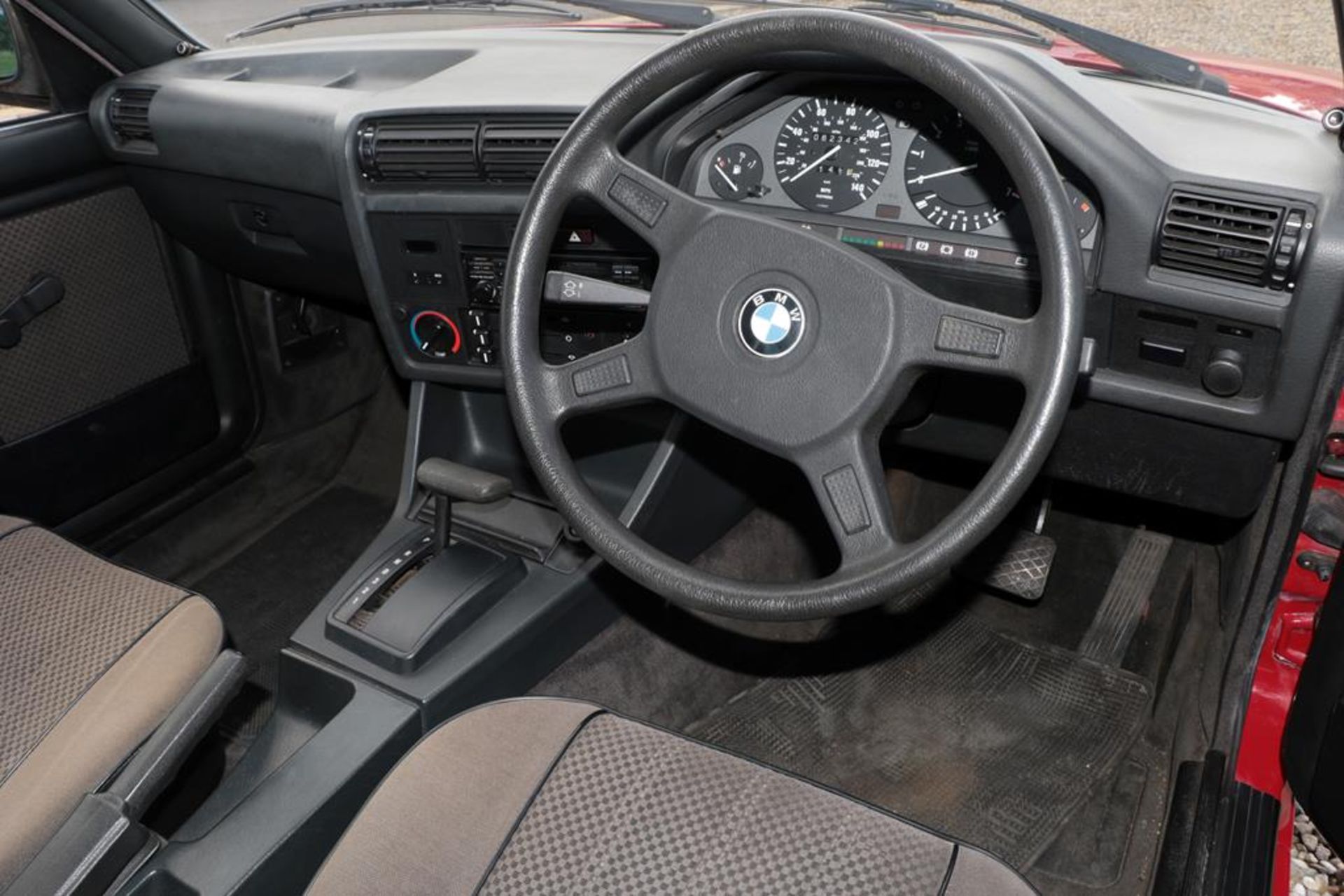 1985 BMW 320I Automatic Registration number: B720 YUC Date of first registration: 15/03/1985 VIN - Bild 7 aus 7