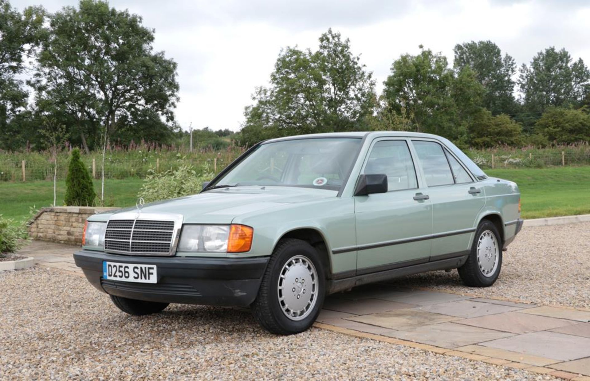 Mercedes 190 E Registration number: D256 SNF Date of first registration: 01/02/1987 VIN Number: