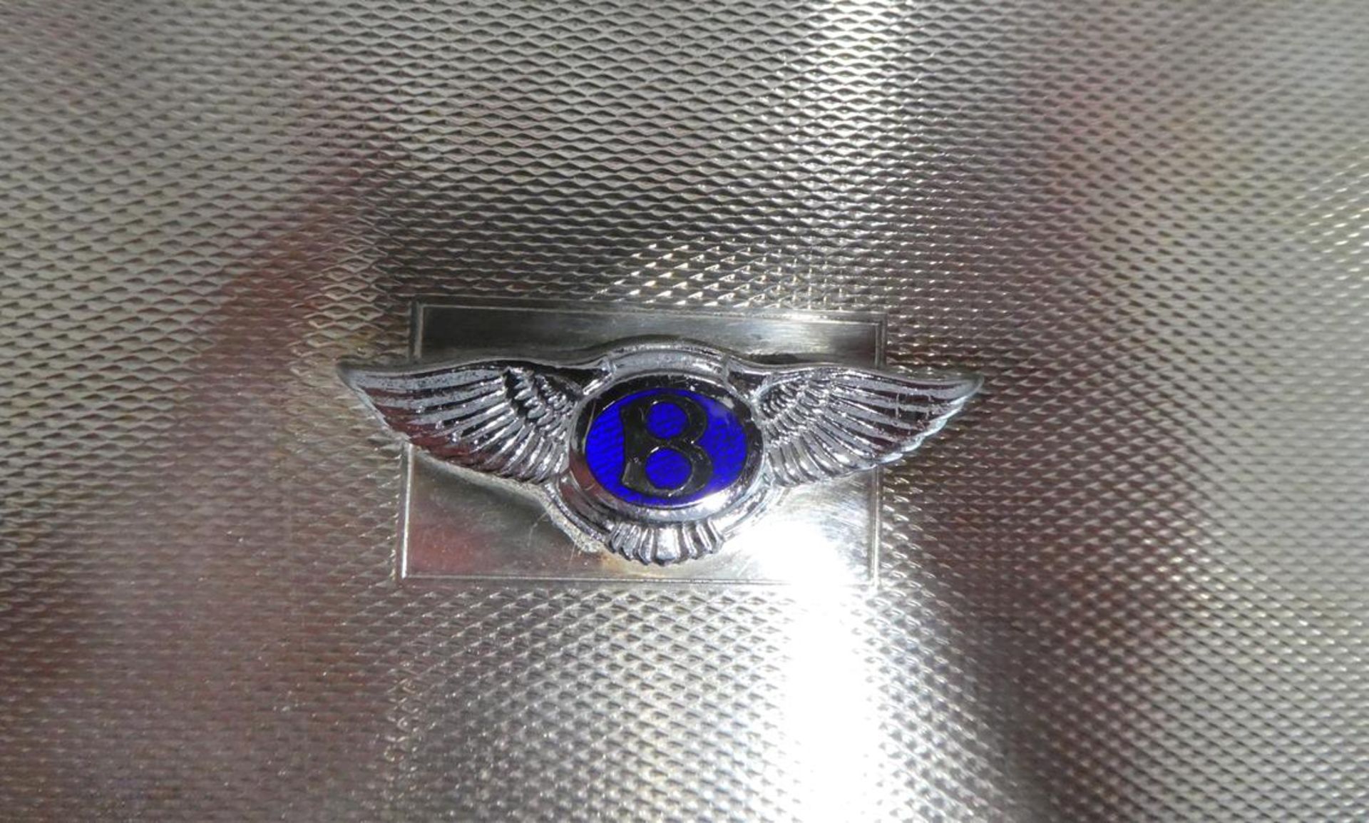 Bentley Interest: A Silver Plated Showroom or Desktop Cigar Case, with engine turned cover and - Bild 6 aus 6