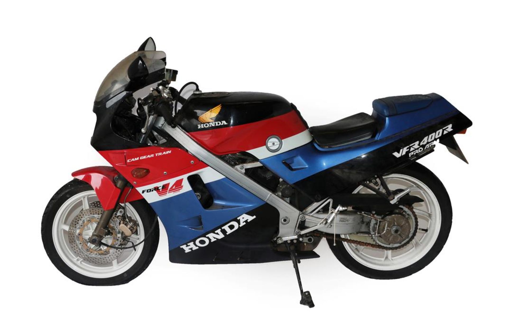 Honda NC24 VFR400r Date of first registration: IN UK 24/04/1995 Registration number: D739 KPT Vin