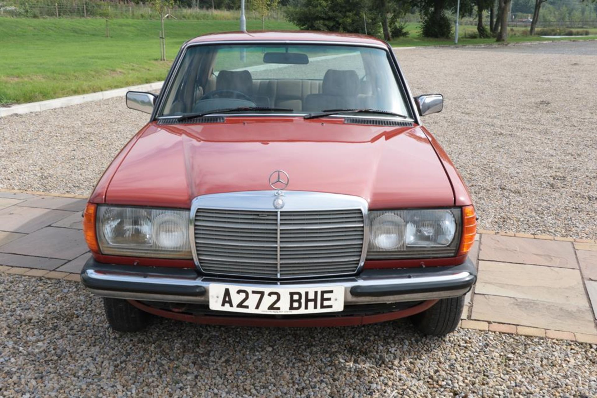 1983 Mercedes 200 Auto Registration number: A272 BHE Date of first registration: 01/12/1983 VIN - Bild 2 aus 8