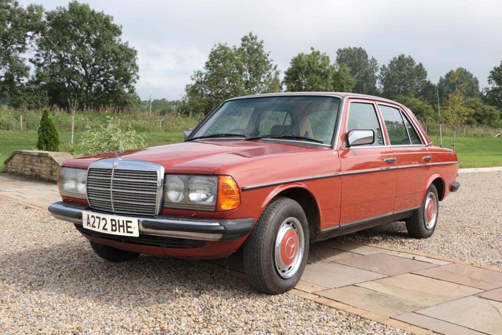 1983 Mercedes 200 Auto Registration number: A272 BHE Date of first registration: 01/12/1983 VIN