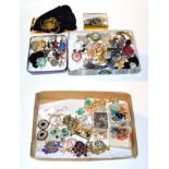 A quantity of costume jewellery