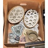 * Assorted ceramics including a pair of Wedgwood pedestal planters, etc (a.f.) (qty)