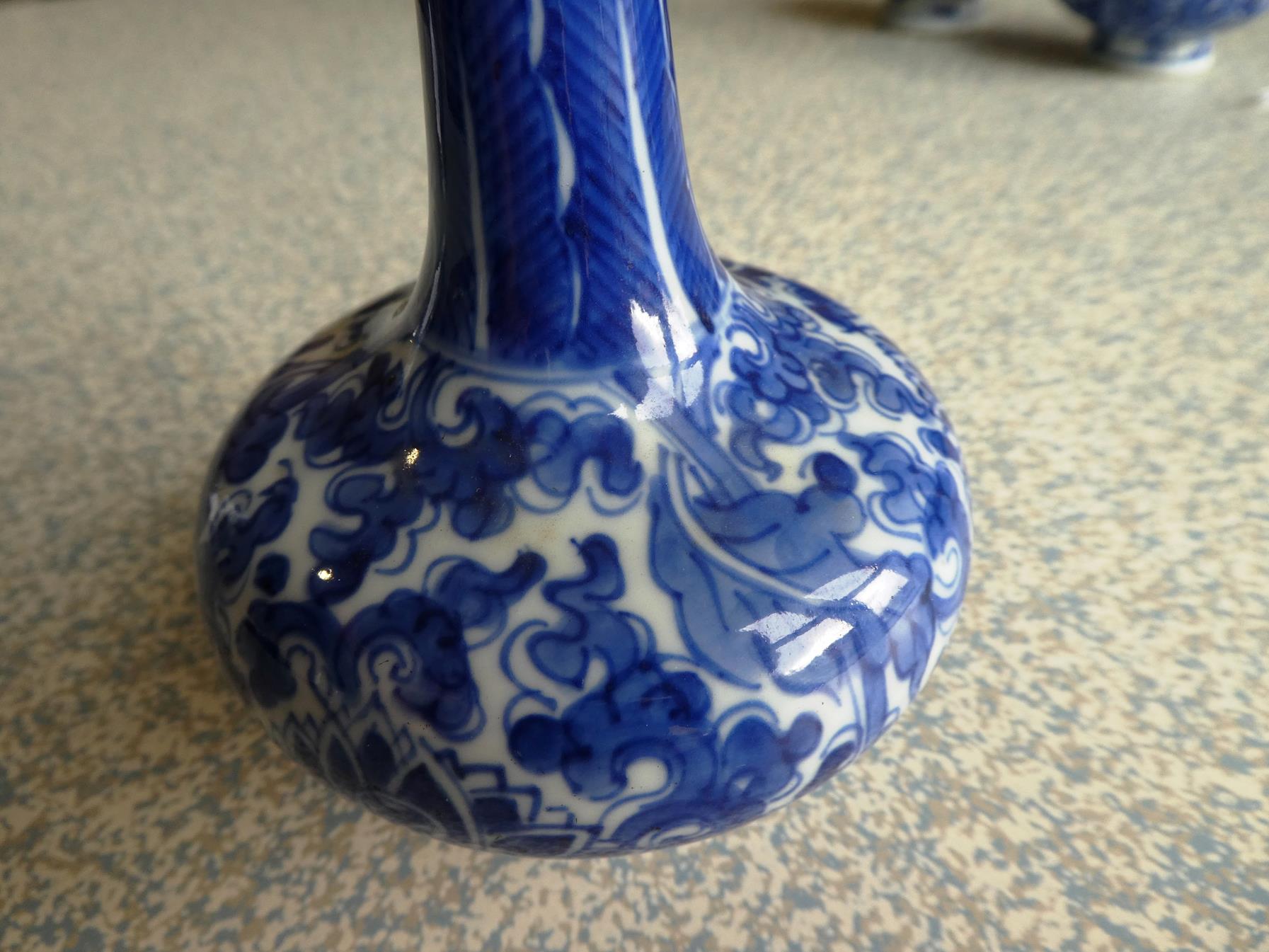 A Matched Garniture of Five Chinese Porcelain Bottle Vases, Kangxi, painted in underglaze blue - Image 22 of 48