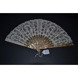 A Fine and Rare Bucks Lace Fan from around 1900/1910. On a monture of pink mother-of-pearl,