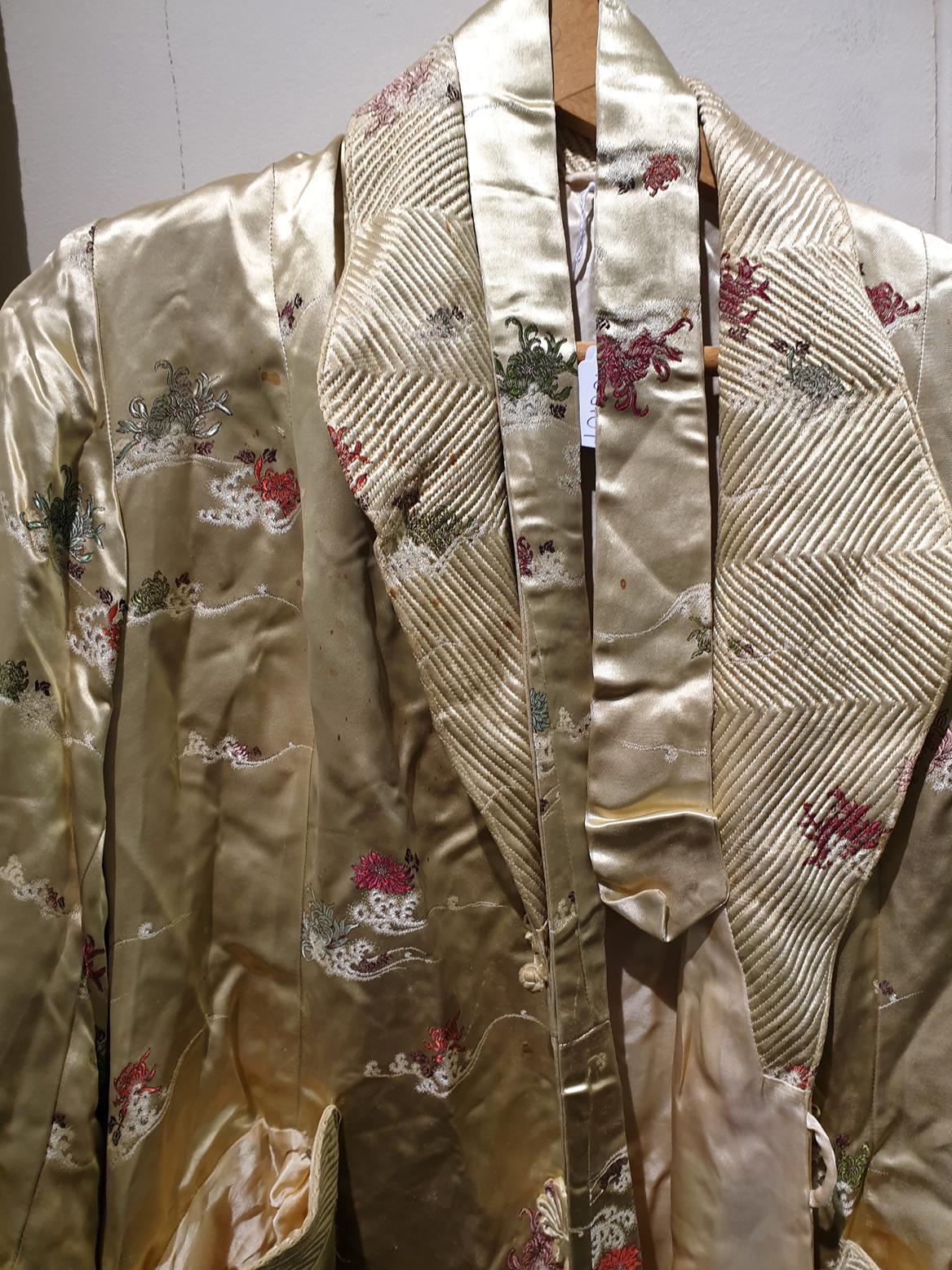 Early 20th Century Cream Silk Robe with drawn thread work, inserted lace panel to the reverse, patch - Image 4 of 6