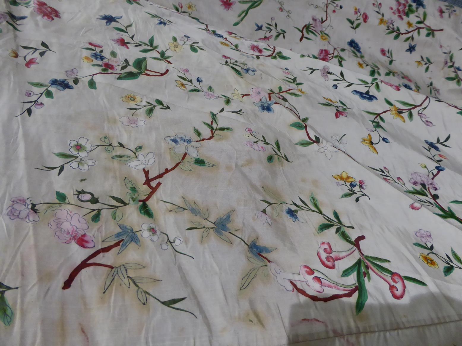 Late 18th Century Dress made from Chinese cream silk and hand painted for the Western market, with - Bild 8 aus 13