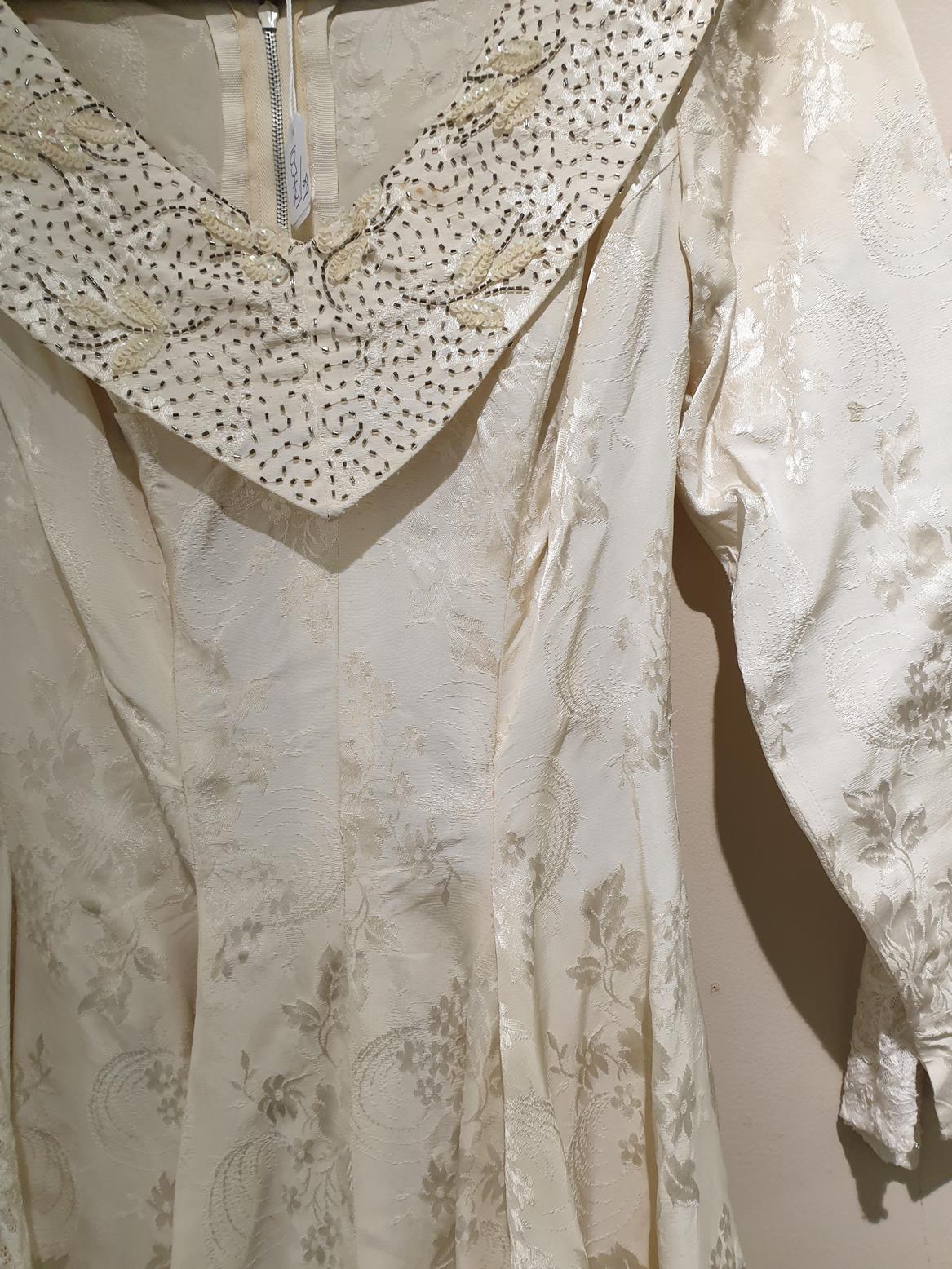 Early 20th Century Wedding Dresses, comprising a Gordon Gowns white lace mounted long sleeved - Bild 3 aus 9