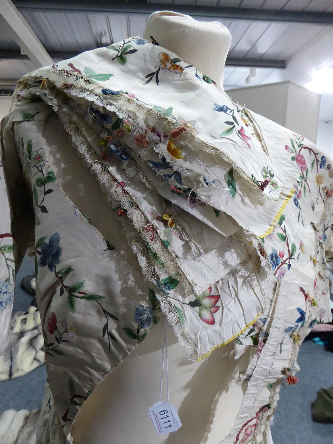 Late 18th Century Dress made from Chinese cream silk and hand painted for the Western market, with - Bild 10 aus 13
