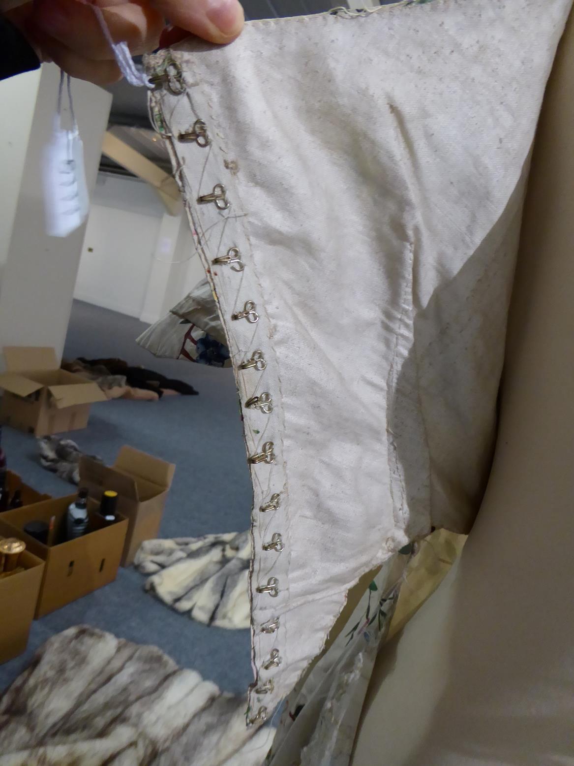 Late 18th Century Dress made from Chinese cream silk and hand painted for the Western market, with - Bild 2 aus 13